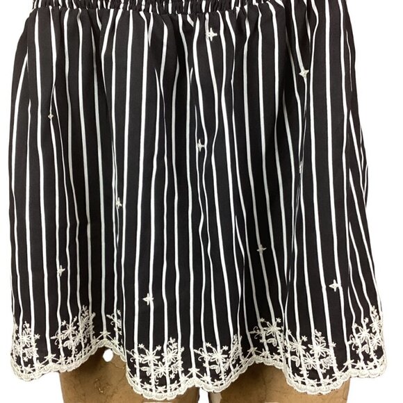 Savanna Jane BOHO Smocked Embroidered Peplum Ruffle Top Black & White Sz M #244C - Picture 6 of 9
